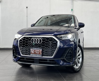 AUDI - Q3 